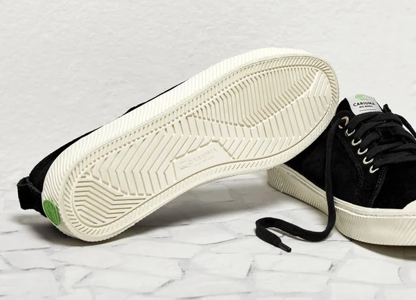 Cariuma OCA Low Black Suede Sneaker Women - Black