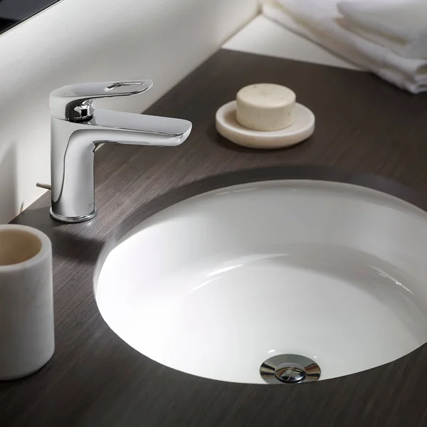 Toto Oberon R Single Handle 1.5 GPM Bathroom Sink Faucet, Polished Chrome - TL362SD#CP
