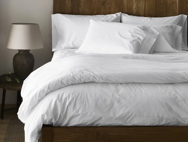 Coyuchi - 300 Thread Count Organic Percale Fitted Sheet Queen Quartz