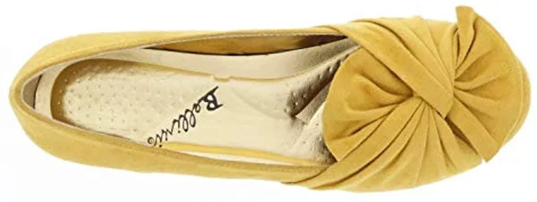 Bellini Women's Snug Ballet Flat - Size: 7.5, Mustard Microsuede