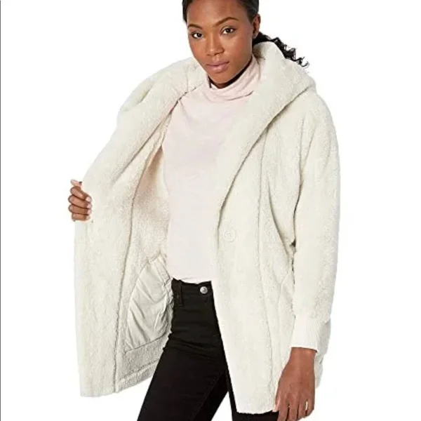 The North Face Women's Campshire Fleece Wrap: Vintage White