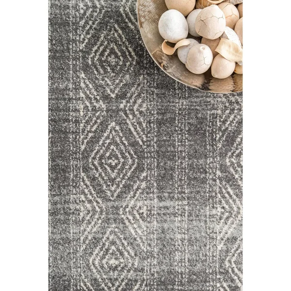 nuLOOM Sarina Diamonds Dark Grey 4& x 6& Area Rug