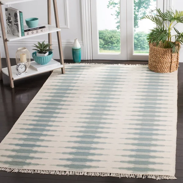 Safavieh Kilim NVK179A Ivory, Blue 6& x 9& Area Rug