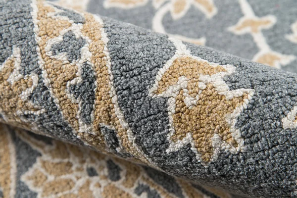 Momeni Valencia Hand Tufted Wool and Viscose Grey Runner 2&3 inch x 8& - Gray
