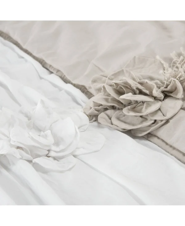 Rizzy Home Aiyana King Quilt in Natural