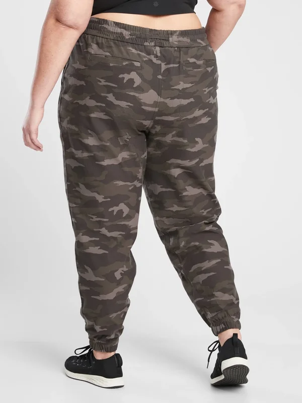 Athleta Women's Camo Farallon Jogger Black Olive Camo Tall Size 4