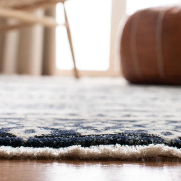 Safavieh Herat Rug Collection HRT370G - Ivory, Black - 8' x 10'