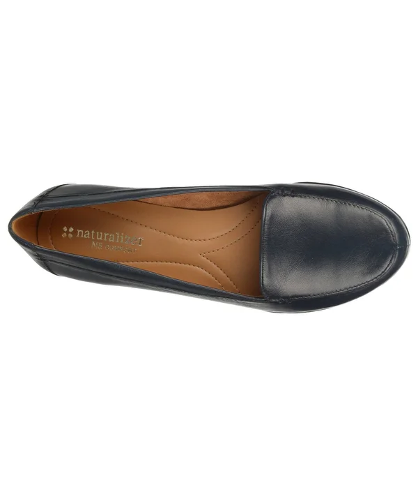 Naturalizer Women's Saban, Black Leather Size: 7 M