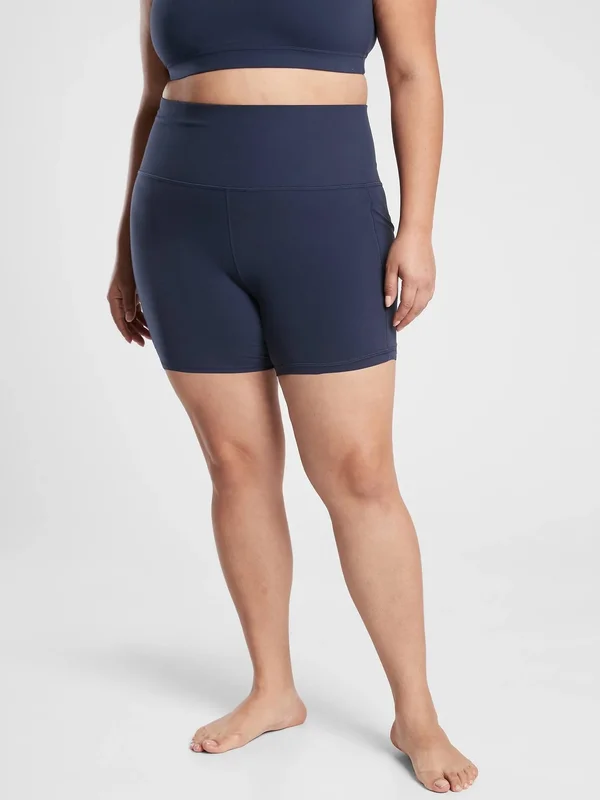 Athleta Women's Salutation Stash Pocket II 5x22 Short Navy Size XL