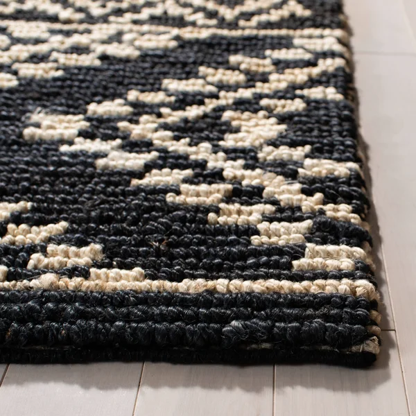 Safavieh Natural Fiber Rug Collection NF552Z - Black - 5& x 8&