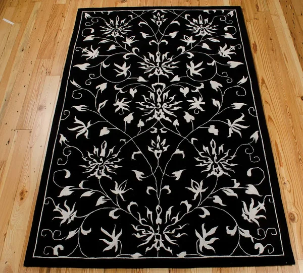 Nourison Versailles Palace VP49 3&6x22 x 5&6x22 Black - White Rug
