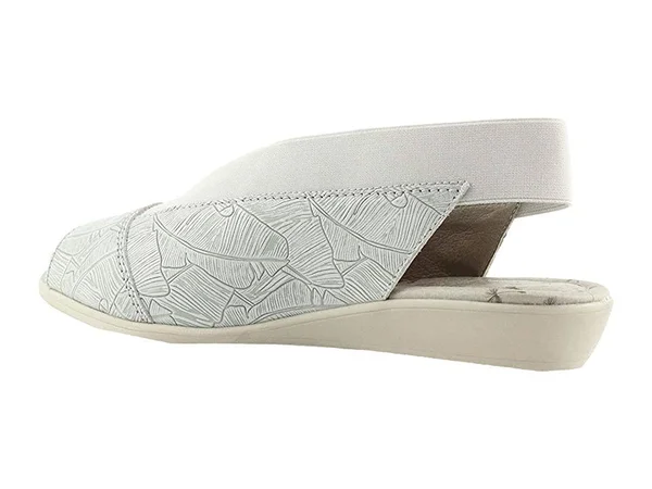 Women's Cloud &Caliber& Peep Toe Leather Sandal, Size 9.5-10US - White