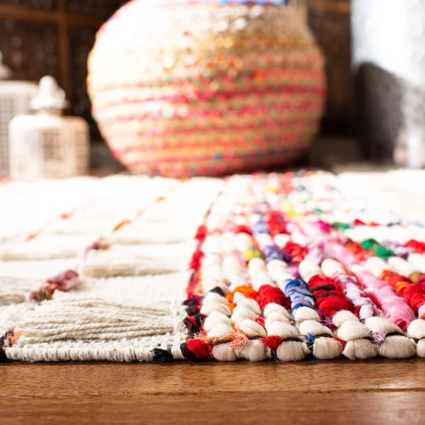 Safavieh Natura Rug Collection NAT657A - Ivory, Red - 6& x 9&