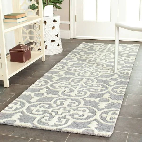 Safavieh Cambridge Silver & Ivory 2&-6x22 x 8& Rug