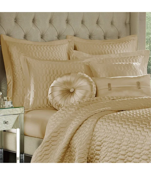 Five Queens Court Saranda Quilted Euro Sham Silver