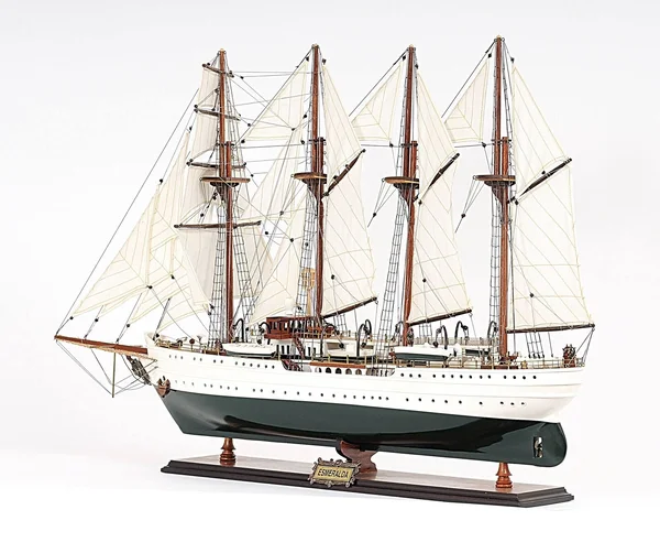 Old Modern Handicrafts T115 Esmeralda Painted