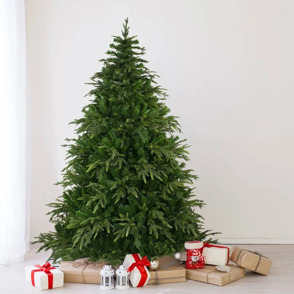 Northlight 7.5' Roosevelt Fir Artificial Christmas Tree - Unlit