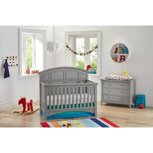 Kolcraft Brooklyn 4-in-1 Convertible Crib