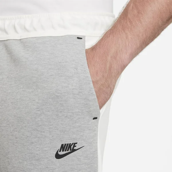 Nike Tech Fleece Taped Jogger Pants in White/Sail Size Small - Cotton/Polyester/Fleece