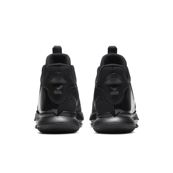 Nike Lebron Witness 5 Basketball Shoes in Black/Black Size 7.5