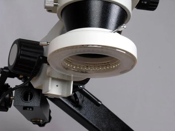 3.5X-90X Binocular Articulating Arm Pillar Clamp 144-LED Zoom Stereo Microscope Amscope