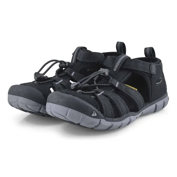 Keen Big Kids& Seacamp II CNX Sandals Size 4, in Black/Steel Grey