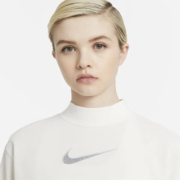 Nike Sportswear Women's Long-Sleeve Cropped T-Shirt