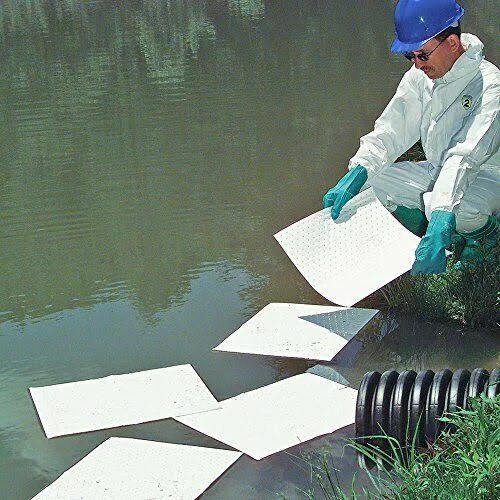 New Pig MAT403 15x22 x 20x22 Oil-Only Heavyweight Absorbent Mat Pad