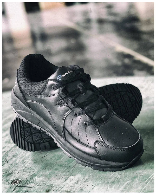 Nautilus 5020 Athletic - Men's Black