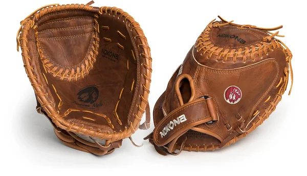Nokona Walnut Fastpitch 32.5x22 Softball Catcher&s Mitt
