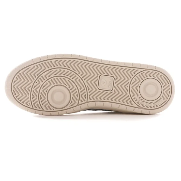 Veja V-10 Leather (White - Black)