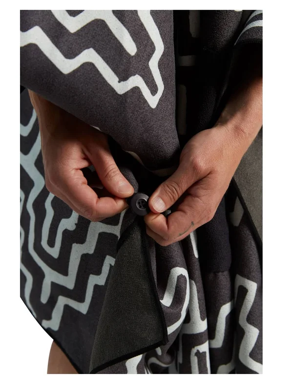 Nomadix Poncho Towel: Teton Black
