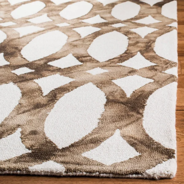 Safavieh Dip Dye Ivory/Chocolate Area Rug; 4& x 6&