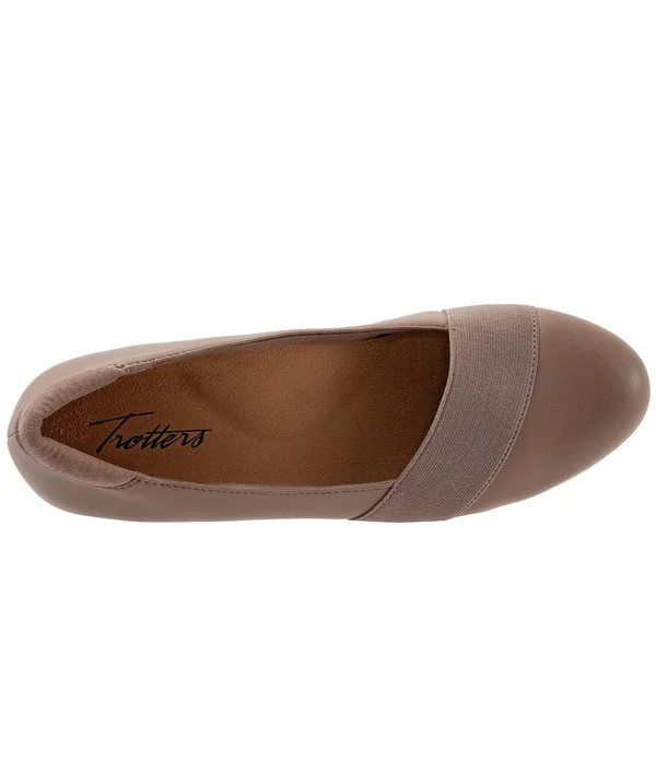 Trotters Women's Melinda Slip-On - Size: 9.5, Taupe Synthetic