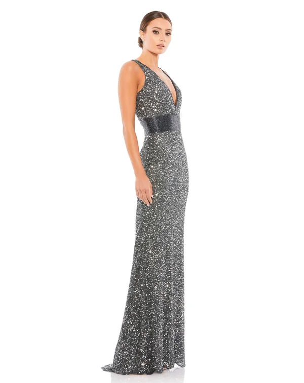 Mac Duggal Scalloped Neckline Sequined Evening Gown Forest Green, Size 8