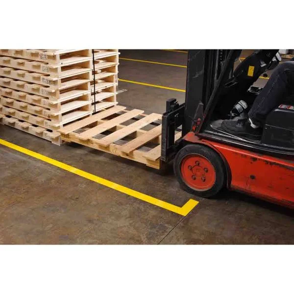 Brady - B30C-2250-483RD-KT, Polyester LABEL, Red