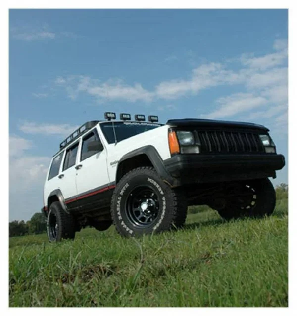1984-2001 Jeep Cherokee Rough Country 3 in. Suspension Lift Kit 670N2