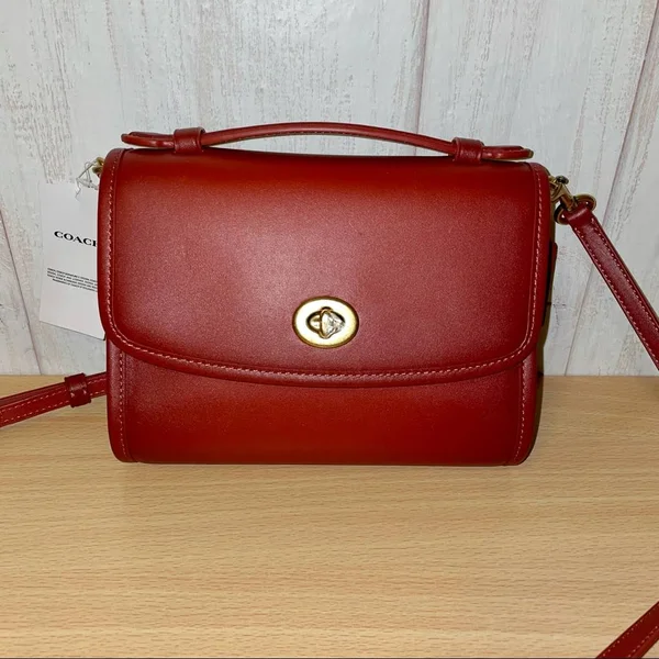 Coach Glovetanned Leather Kip Turnlock Crossbody B4/Red Sand One Size