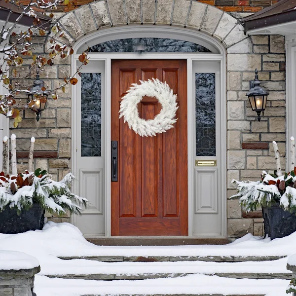 Vickerman 30 in. Sparkle White Spruce Wreath