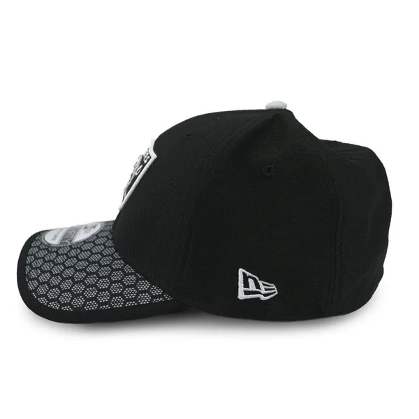 Men's Oakland Raiders New Era Black 2017 Sideline Official 39THIRTY Flex Hat