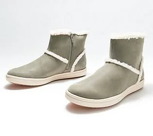Clarks Womens Step Glow Rose Flat Heel Winter Boots - 9 Wide, Green