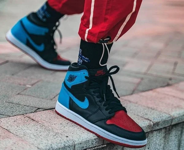 Air Jordan 1 Mid Men's Shoes - White/Black, 10.5
