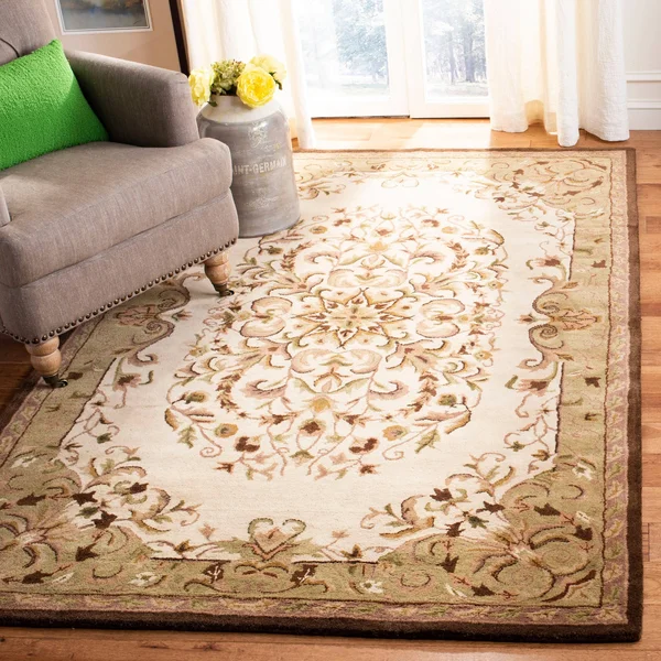 Safavieh Heritage Beige/Green 7 ft. 6 in. x 9 ft. 6 in. Oval Area Rug