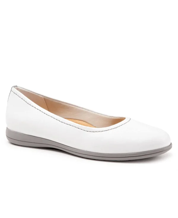 Trotters Darcey Flat - Women's - White - Size 6.5