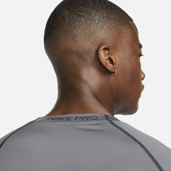 Nike Pro Dri-Fit Men's Tight Fit Short-Sleeve Top