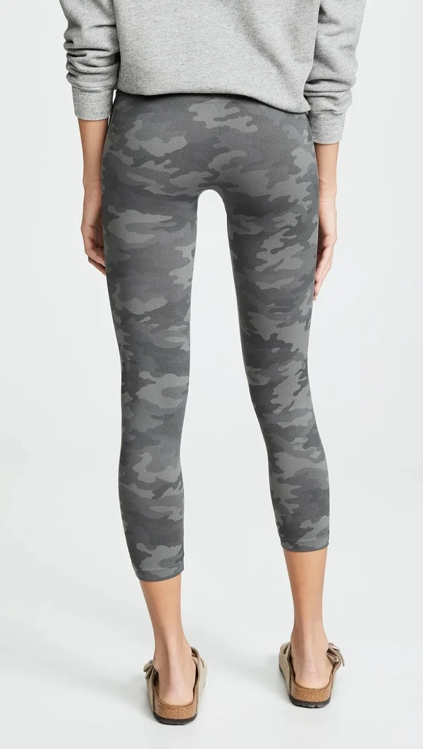 Spanx - Look at Me Now Cropped Seamless Leggings - Sage Camo S