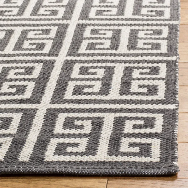 Safavieh Montauk MTK724E Area Rug Dark Grey - Ivory 6& x 6& Square