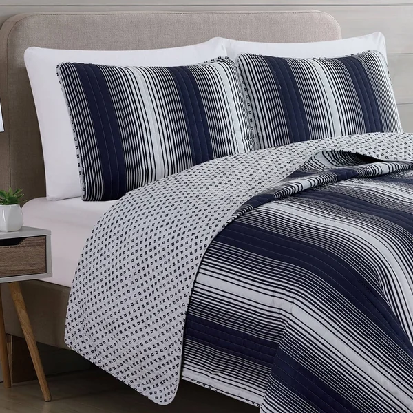 Great Bay Home Everette Ombre Striped Reversible Quilt Set - Twin - Navy