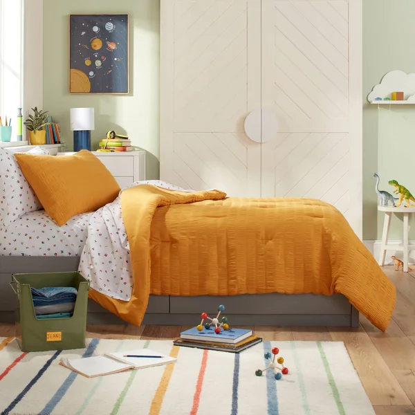 Full/Queen Seersucker Comforter Set Yellow - Pillowfort, Girl's