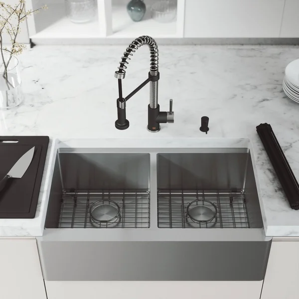 Vigo Oxford Stainless Steel 33 in Double Bowl Flat Farmhouse Apron-Front Workstation Kitchen Sink with Faucet and Accessories - S